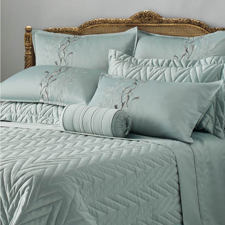Mia Bed Quilt Bedding Sets